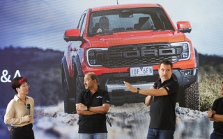 Ford Ranger Raptor thế hệ mới: Là xe con hay xe tải? Vì sao lại cần Adblue?